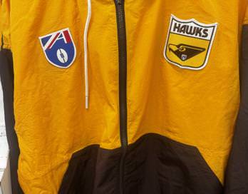 Mens Throwback Logo Spray