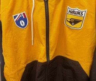 Mens Throwback Logo Spray