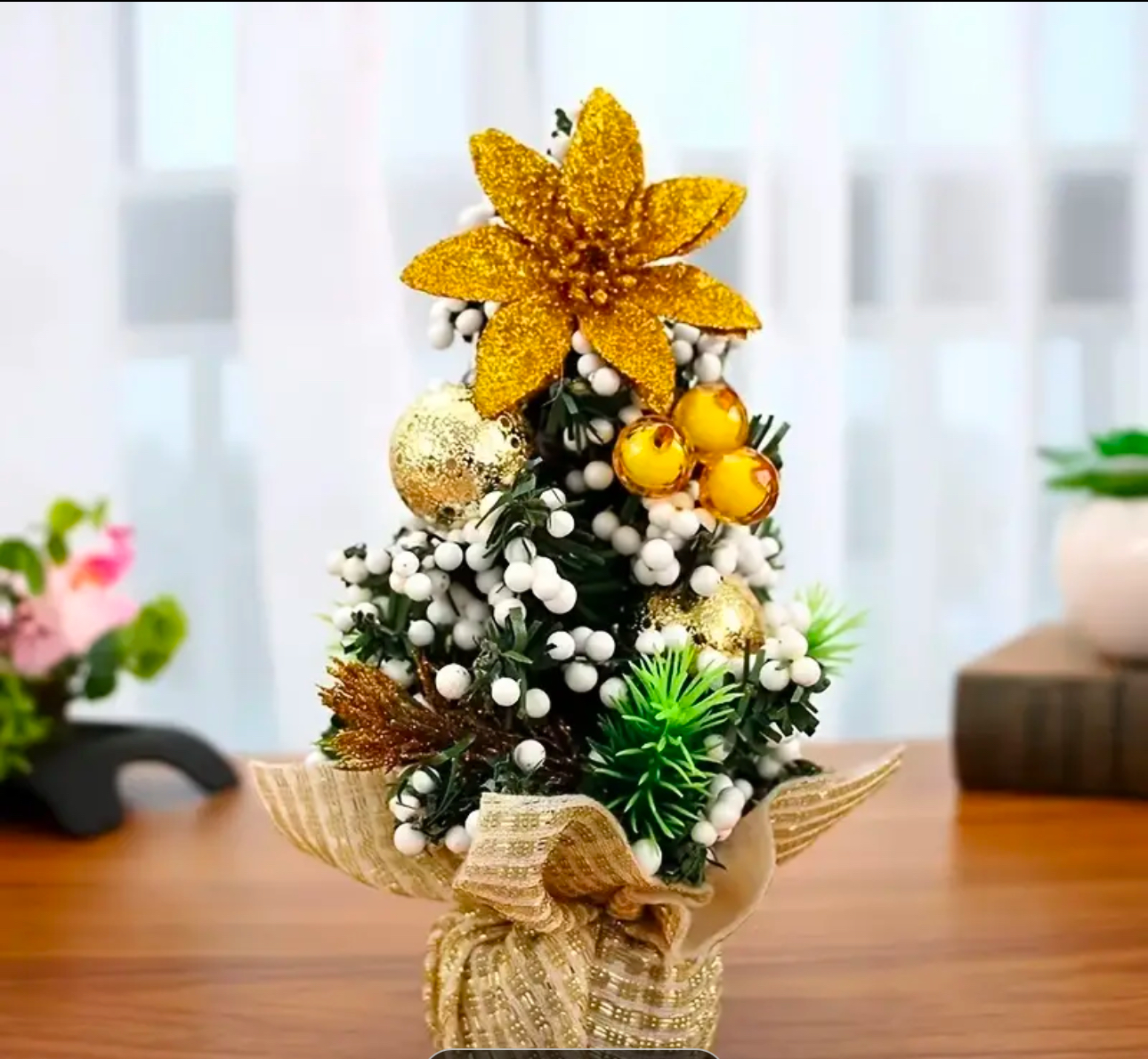 Mini Christmas Tree Gold 20cm